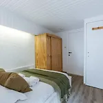 Huswell - Huis Lapon - Spacious & Stylish Vacation Retreat